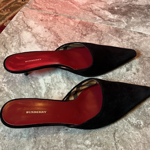 Burberry Classic Black Suede Mules - EU Size 41. Slightly worn, good condition. - Picture 2 of 6